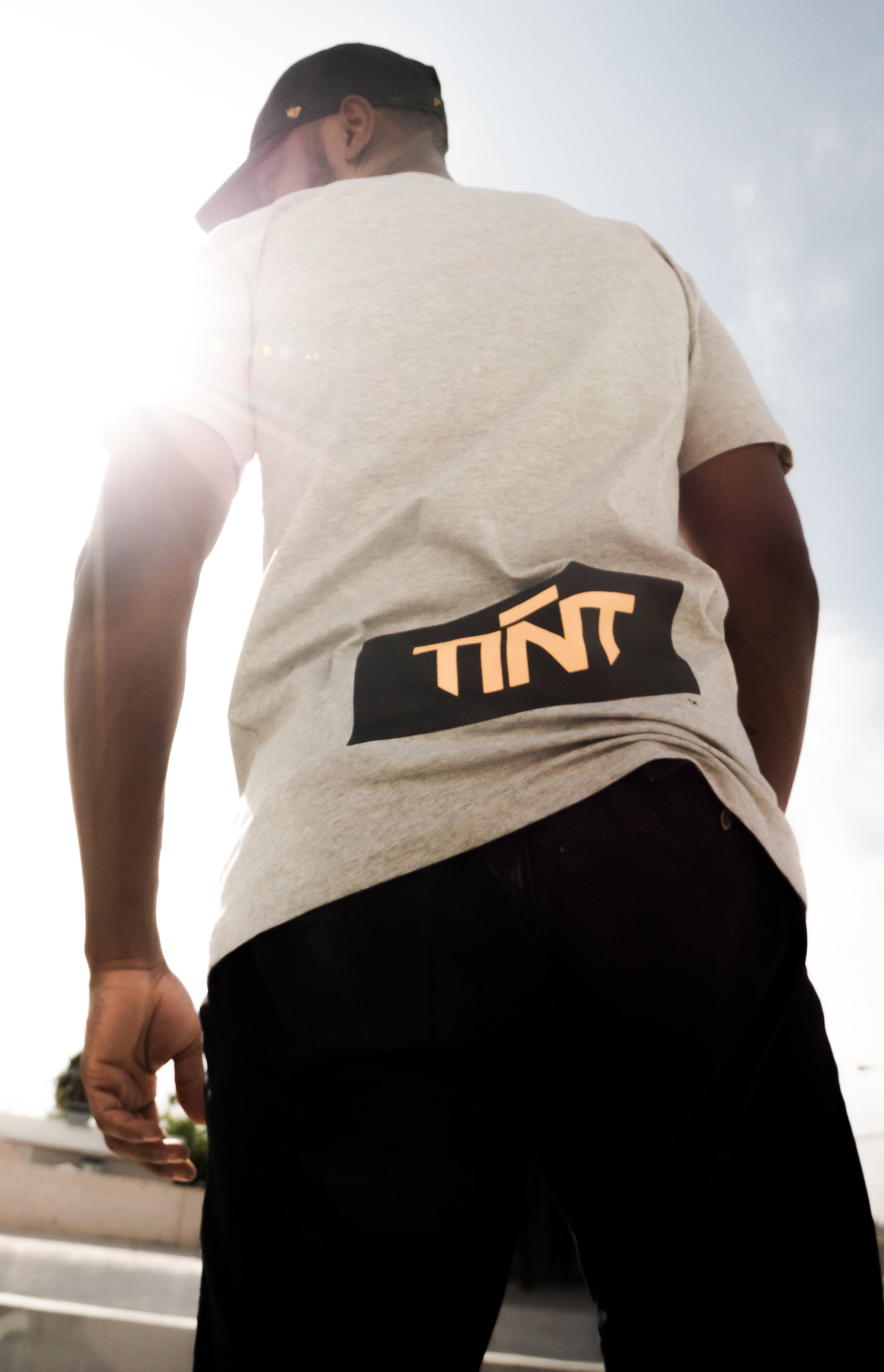 TINT TI Front + Window Back Logo T-Shirt